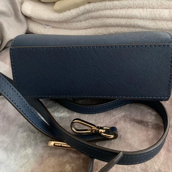 π₯SALEπ₯ MICHAEL KORS NAVY BLUE MINI CROSSBODY BAG π₯SALEπ₯ - Picture 4 of 5